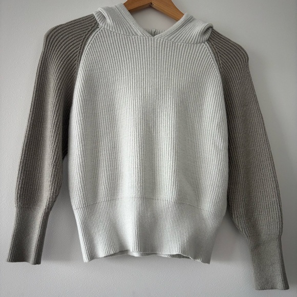 Chloe + Cyrus Gray & White Colorblock Ribbed Hooded Pullover Sweater Size Large - Picture 2 of 5